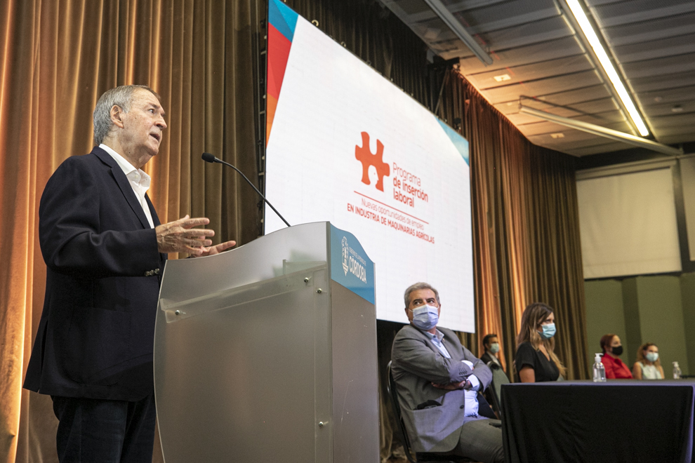 Juan Schiaretti lanzó el Programa de Inserción Laboral en Industria de Maquinarias Agrícolas