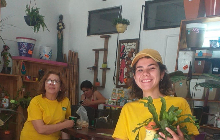 Hablamos de plantas con Celia del Vivero Azahares