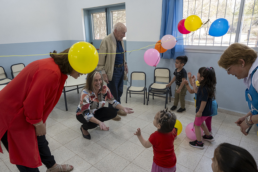 La Provincia brinda apoyo para políticas sociales en Colonia Caroya