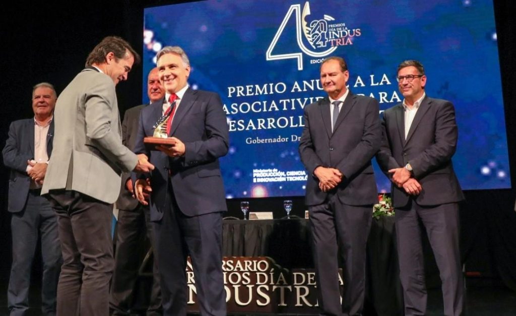 40 años de los Premios Día de la Industria: Llaryora encabezó la ceremonia que reunió a todo el sector industrial cordobés