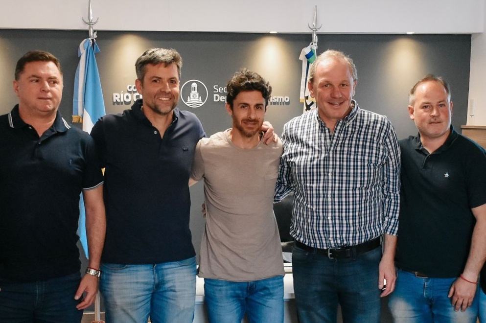 Pablo Aimar disertó en la capacitación para entrenadores de fútbol