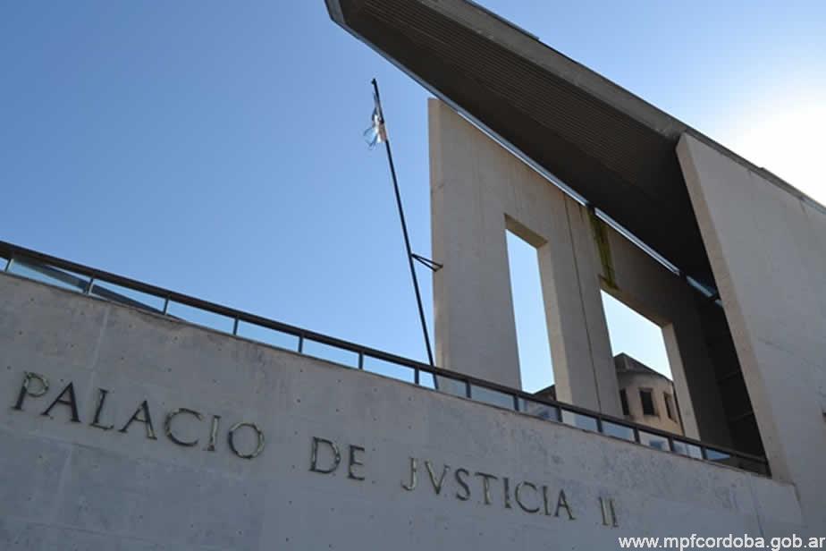 Detienen a una policía que hirió a un sujeto cuando era víctima de un asalto