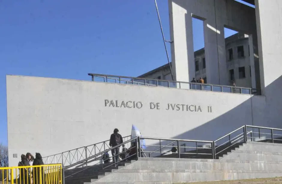 En un juicio abreviado inicial unificado, se condenó a un imputado por hechos de violencia familiar y narcotráfico