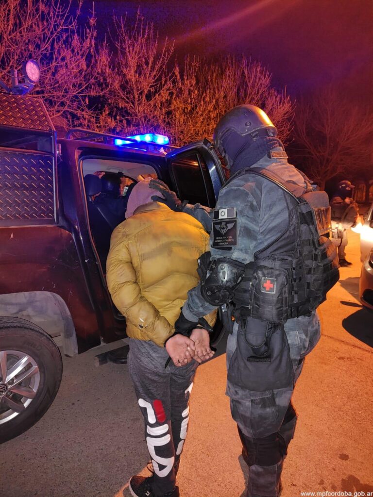 CUÑADOS DETENIDOS POR COMERCIALIZAR ESTUPEFACIENTES EN LABOULAYE