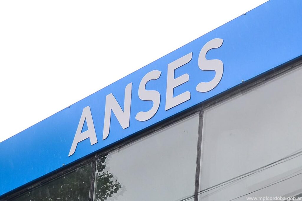 DICTAN PRISIÓN PREVENTIVA A MIEMBRO DE BANDA QUE ESTAFABA PROMETIENDO BENEFICIOS DE ANSES