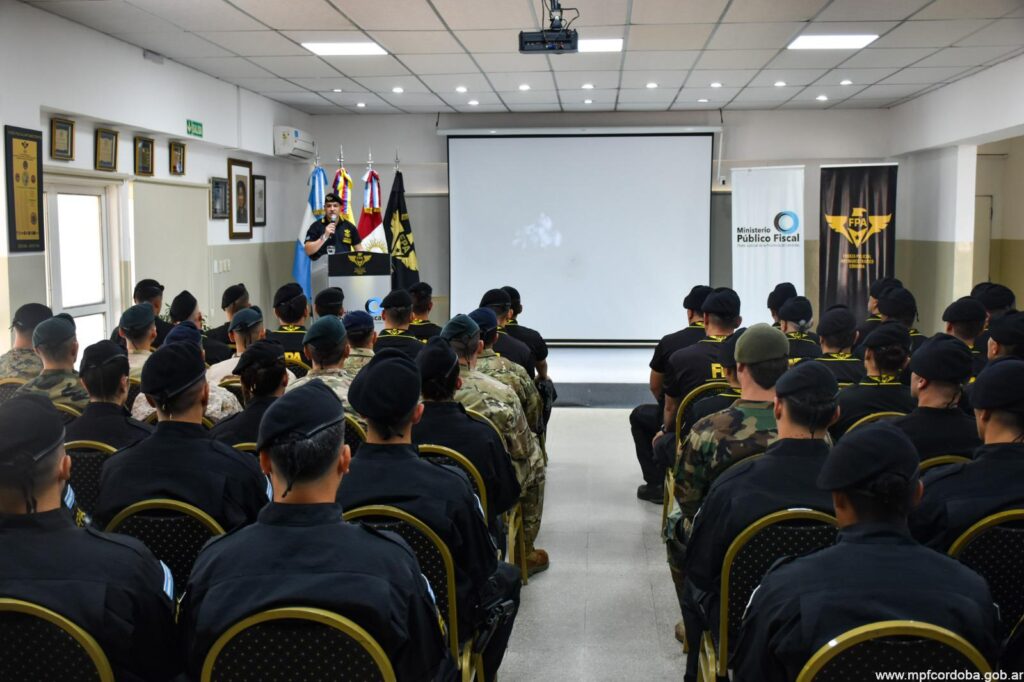 COMENZÓ UN NUEVO CURSO INTERNACIONAL DE LA POLICÍA NACIONAL DE COLOMBIA EN LA FPA