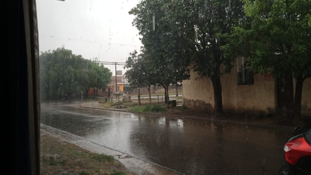 Llegó la lluvia y permanecerá por unos días