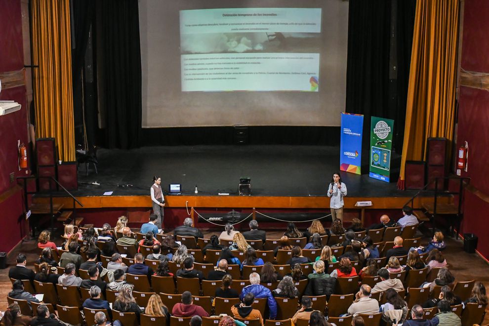 Capilla del Monte: Ambiente brindó una capacitación a docentes sobre restauración ecológica posfuego