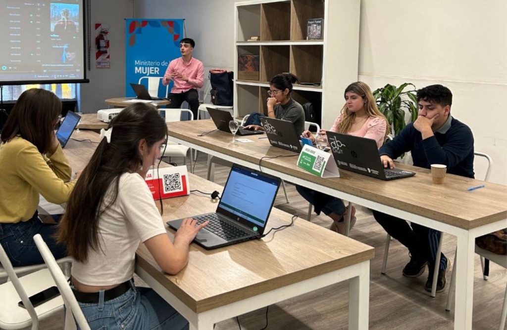 Córdoba y CEPAL realizaron la primera encuesta local de habilidades digitales en Argentina