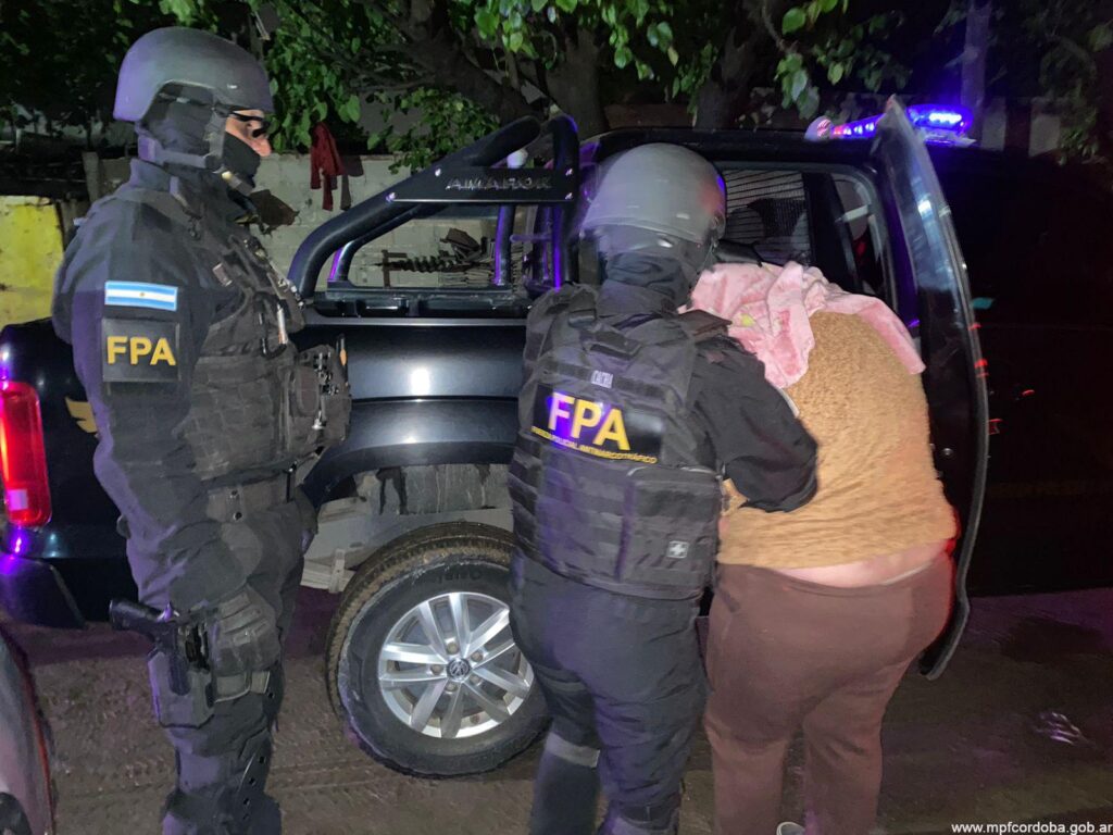 CÓRDOBA: MUJERES DETENIDAS POR VENTA DE COCAÍNA EN BARRIO 2 DE ABRIL