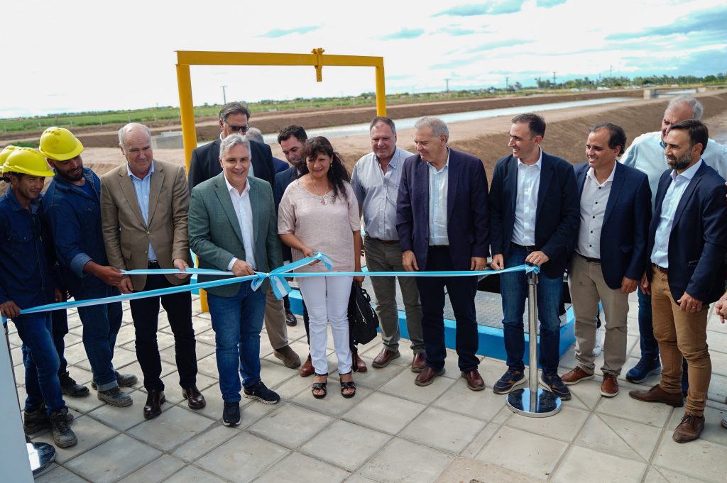 Llaryora inauguró el acueducto ganadero más grande de la provincia