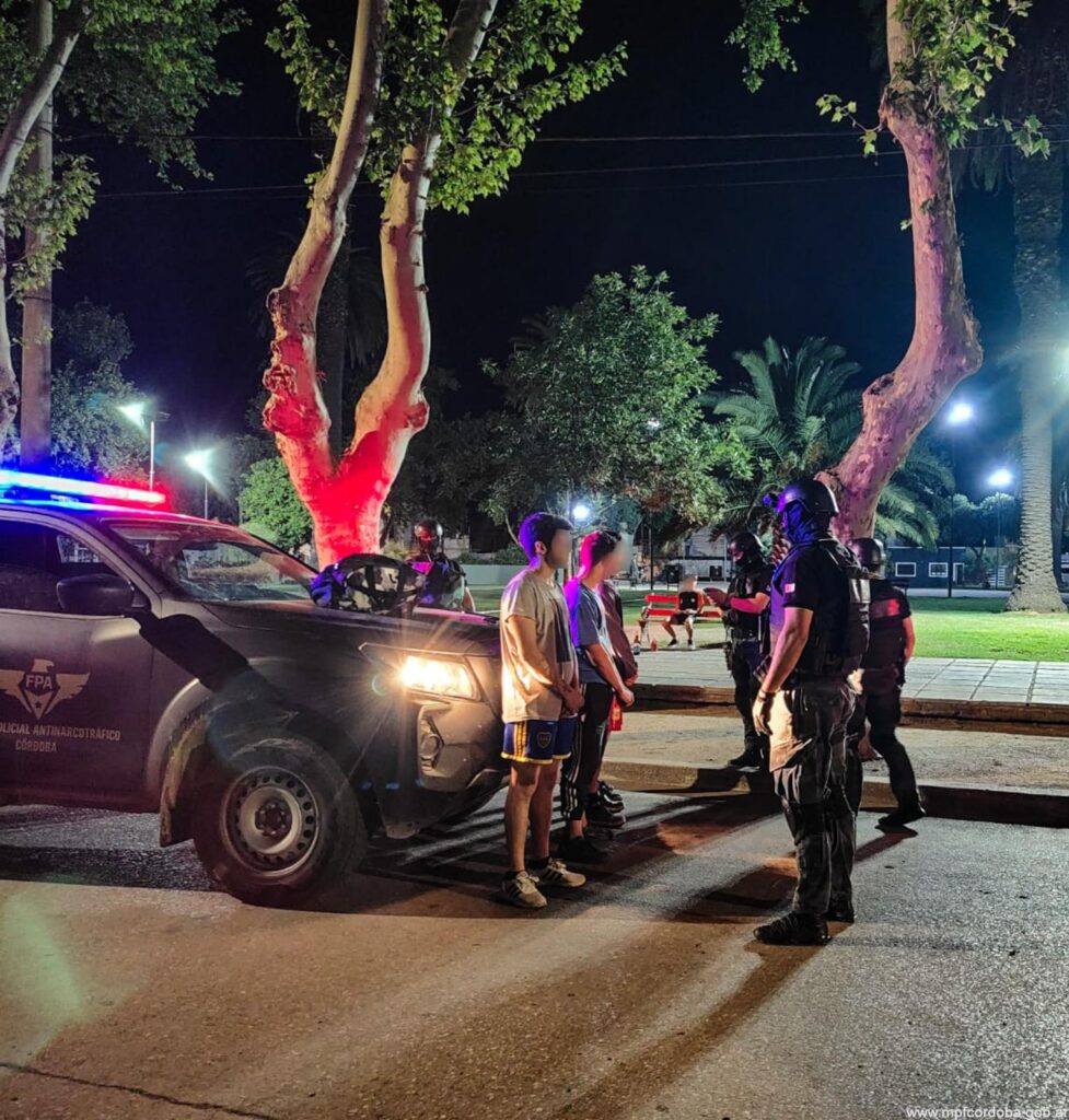 RÍO CUARTO: FPA REALIZÓ CONTROLES PREVENTIVOS E INCAUTÓ ESTUPEFACIENTE A METROS DE LA PLAZA CABRERA