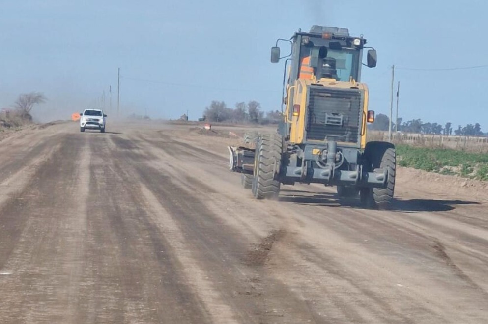 La pavimentación del camino que une Calchín Oeste y Ruta Provincial 10, con 85 por ciento de avance