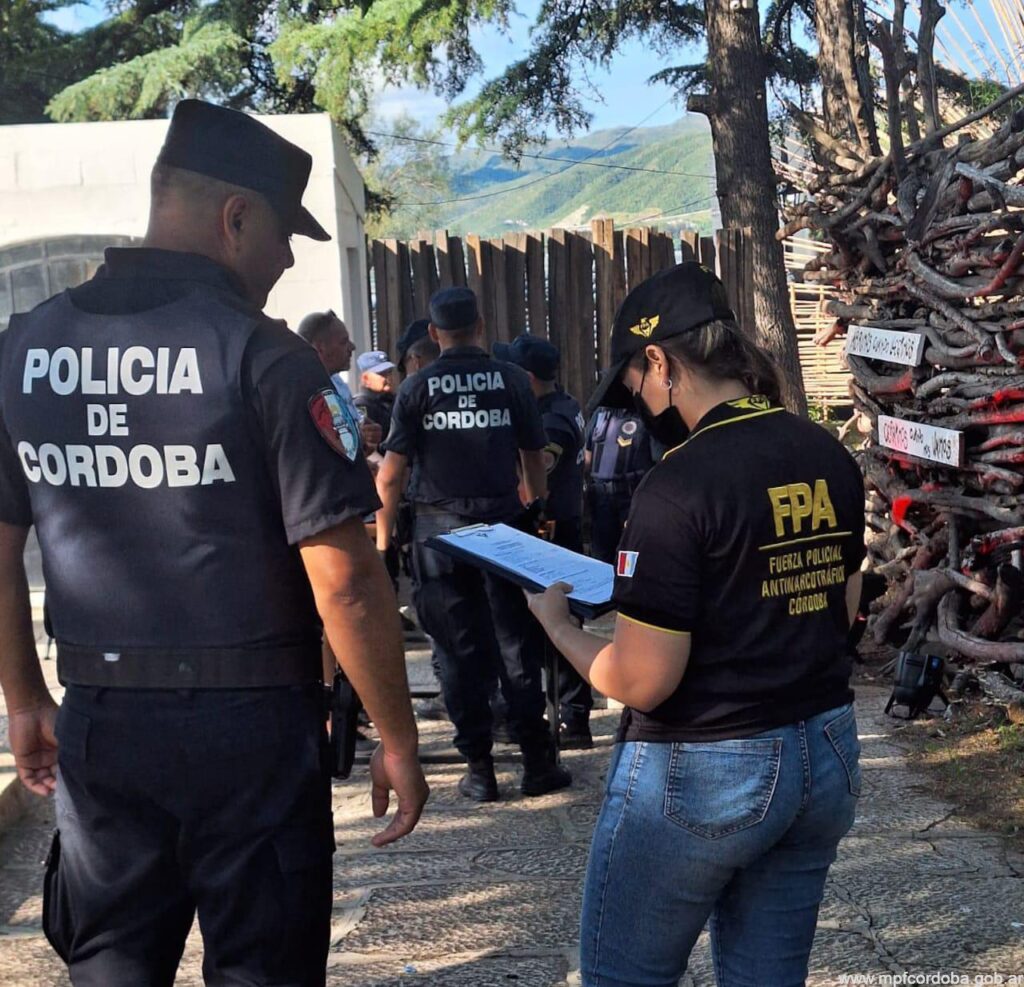 VILLA CARLOS PAZ: FPA INCAUTÓ TUSSI Y MARIHUANA EN UNA FIESTA DE ELECTRÓNICA