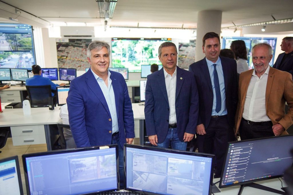 En San Francisco, Llaryora inauguró el Centro de Atención Ciudadana