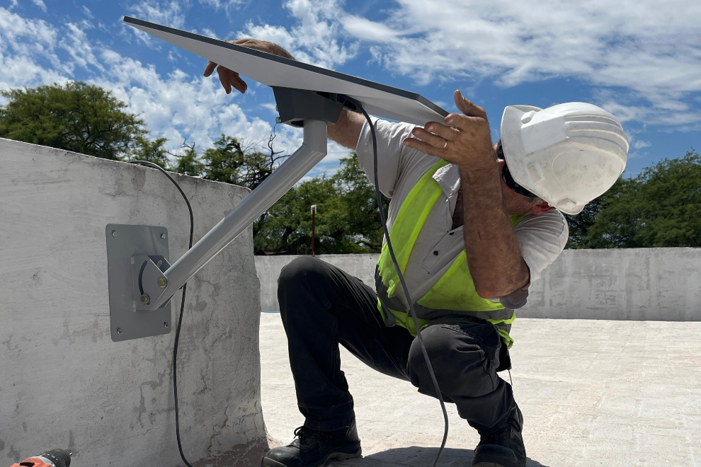 La Provincia ya instaló 320 antenas Starlink en escuelas rurales