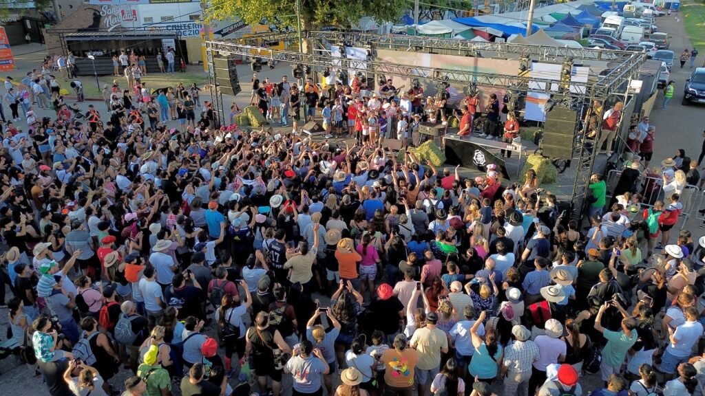 El stand municipal se vive a pleno en cada jornada de festival